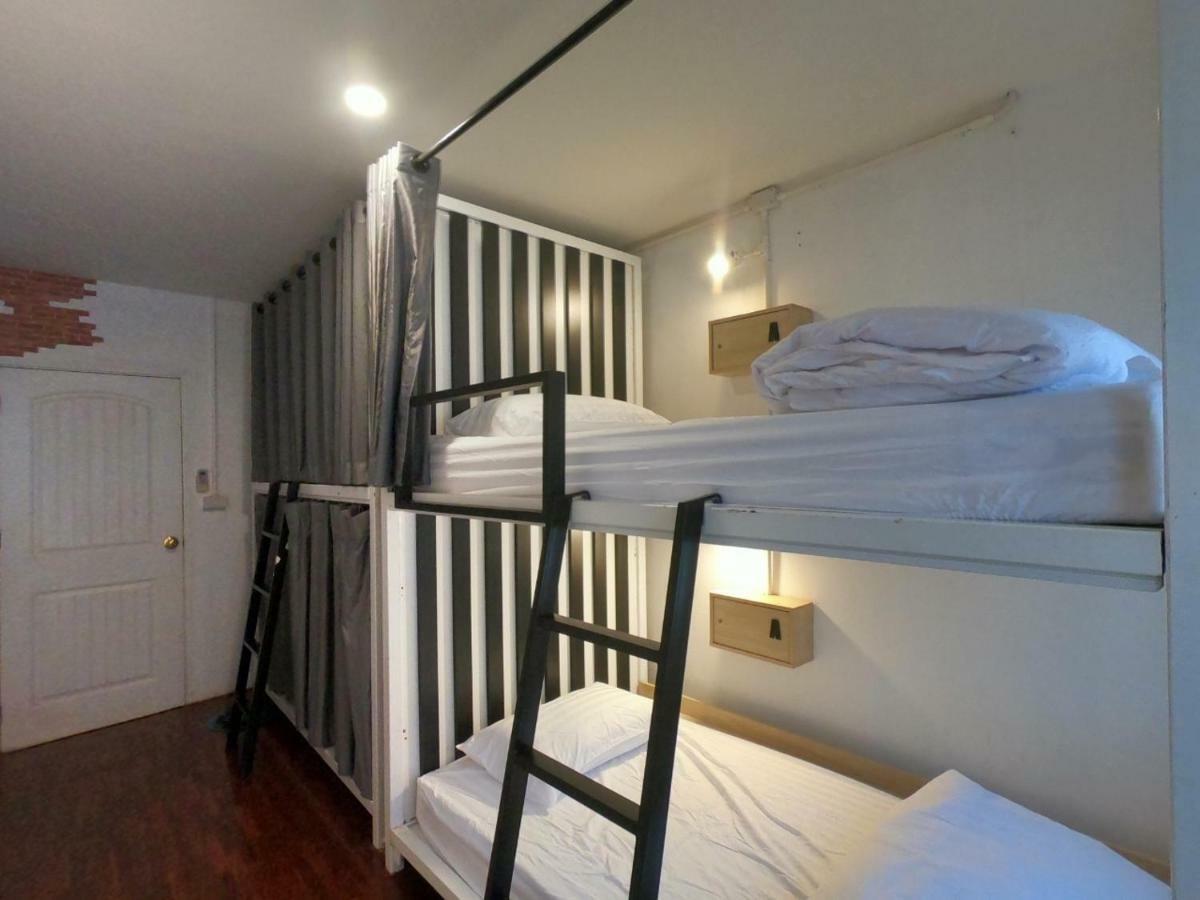 Zleepinezz Hostel Аюттхая Экстерьер фото